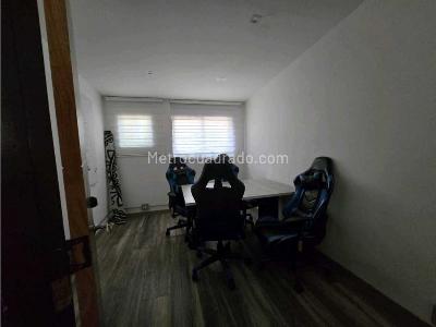Casa de 4 alcobas en venta en El Poblado, Medellín, 919 m² · foto 15 de 20