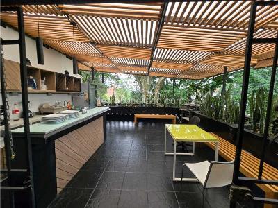 Casa de 4 alcobas en venta en El Poblado, Medellín, 919 m² · foto 19 de 20