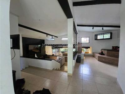 Casa de 4 alcobas en venta en El Poblado, Medellín, 919 m² · foto 3 de 20