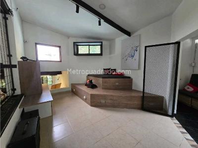Casa de 4 alcobas en venta en El Poblado, Medellín, 919 m² · foto 4 de 20