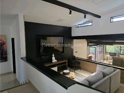 Casa de 4 alcobas en venta en El Poblado, Medellín, 919 m² · foto 6 de 20