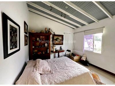 Casa de 5 alcobas en venta en Poblado Aguacatala, Medellín, 490 m² · foto 9 de 12