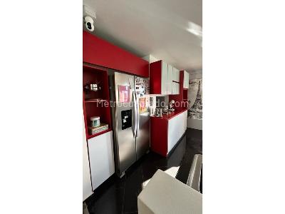 Apartamento de 3 alcobas en venta en El Poblado Castropol, Medellín, 143 m² · foto 5 de 20