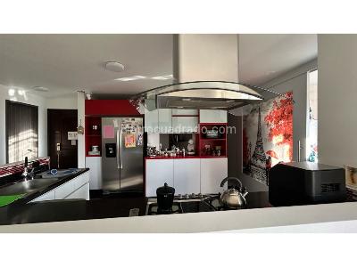Apartamento de 3 alcobas en venta en El Poblado Castropol, Medellín, 143 m² · foto 6 de 20
