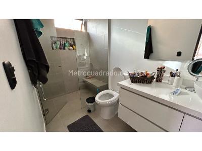 Apartamento de 3 alcobas en venta en El Poblado Castropol, Medellín, 143 m² · foto 18 de 20
