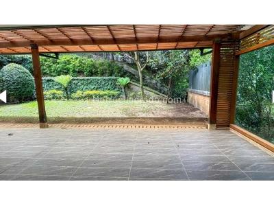 Casa de 3 alcobas en venta en Envigado, Medellín, 314 m² · foto 2 de 20