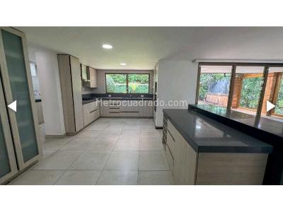 Casa de 3 alcobas en venta en Envigado, Medellín, 314 m² · foto 12 de 20