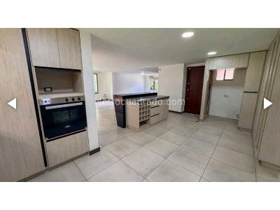 Casa de 3 alcobas en venta en Envigado, Medellín, 314 m² · foto 13 de 20