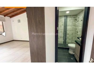 Casa de 3 alcobas en venta en Envigado, Medellín, 314 m² · foto 16 de 20