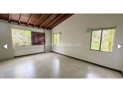 Casa de 3 alcobas en venta en Envigado, Medellín, 314 m² · foto 19 de 20