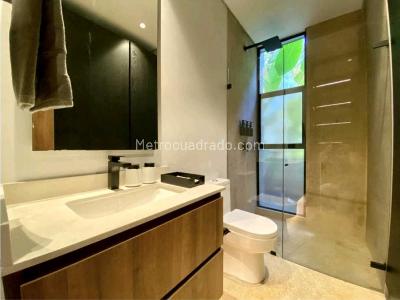Apartamento de 3 alcobas en venta en El Poblado Provenza, Medellín, 285 m² · foto 18 de 20