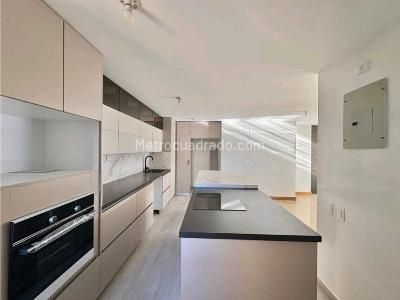 Apartamento de 3 alcobas en venta en El Poblado, Medellín, 153 m² · foto 4 de 18