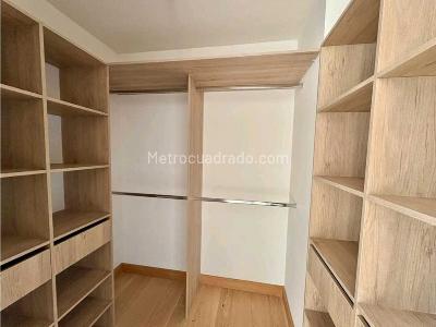 Apartamento de 3 alcobas en venta en El Poblado, Medellín, 153 m² · foto 14 de 18
