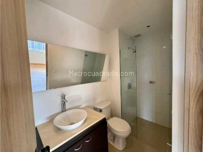 Apartamento de 3 alcobas en venta en El Poblado, Medellín, 153 m² · foto 15 de 18