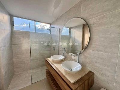 Apartamento de 3 alcobas en venta en El Poblado, Medellín, 153 m² · foto 16 de 18