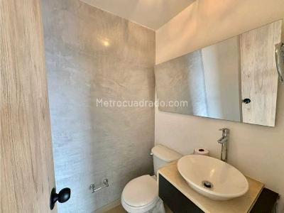 Apartamento de 3 alcobas en venta en El Poblado, Medellín, 153 m² · foto 17 de 18