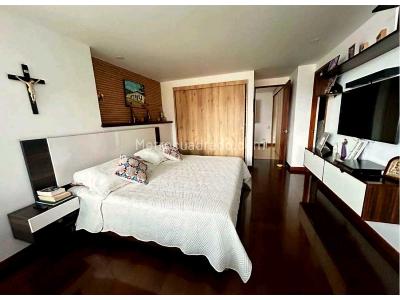 Apartamento de 3 alcobas en venta en El Poblado El Tesoro, Medellín, 134 m² · foto 6 de 18
