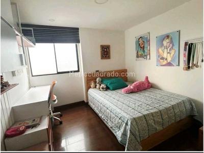 Apartamento de 3 alcobas en venta en El Poblado El Tesoro, Medellín, 134 m² · foto 10 de 18