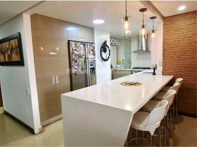 Apartamento de 3 alcobas en venta en El Poblado El Tesoro, Medellín, 134 m² · foto 11 de 18