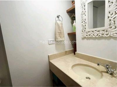 Apartamento de 3 alcobas en venta en El Poblado El Tesoro, Medellín, 134 m² · foto 15 de 18