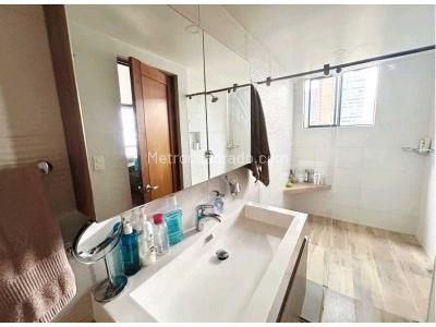 Apartamento de 3 alcobas en venta en El Poblado El Tesoro, Medellín, 134 m² · foto 16 de 18