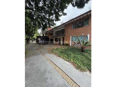 Casa de 5 alcobas en venta en Calasanz, Medellín, 340 m² · foto 3 de 16