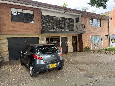 Casa de 5 alcobas en venta en Calasanz, Medellín, 340 m² · foto 5 de 16