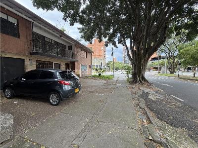 Casa de 5 alcobas en venta en Calasanz, Medellín, 340 m² · foto 6 de 16