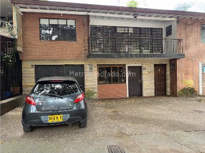 Casa de 5 alcobas en venta en Calasanz, Medellín, 340 m² · foto 8 de 16