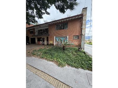 Casa de 5 alcobas en venta en Calasanz, Medellín, 340 m² · foto 10 de 16