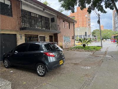 Casa de 5 alcobas en venta en Calasanz, Medellín, 340 m² · foto 11 de 16