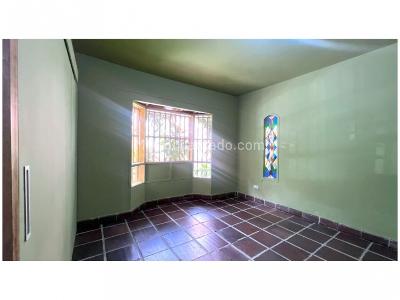 Casa de 5 alcobas en venta en El Poblado, Medellín, 680 m² · foto 19 de 20