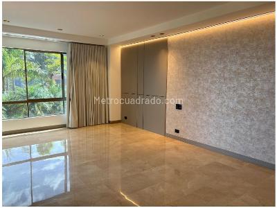 Casa de 3 alcobas en venta en Poblado La Calera, Medellín, 416 m² · foto 9 de 15
