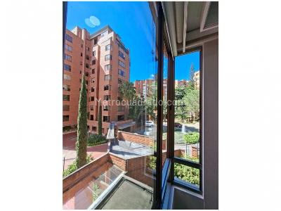 Apartamento en venta en El Poblado El Tesoro, Medellín · foto 2 de 18
