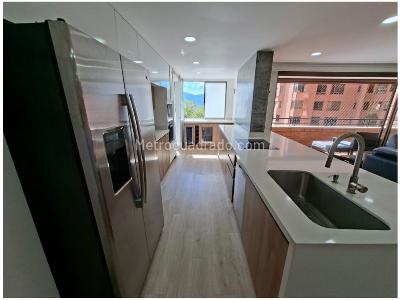 Apartamento en venta en El Poblado El Tesoro, Medellín · foto 8 de 18