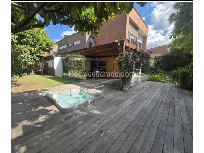 Casa de 3 alcobas en venta en El Poblado, Medellín, 620 m² · foto 12 de 20