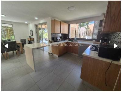 Casa de 3 alcobas en venta en El Poblado, Medellín, 620 m² · foto 15 de 20
