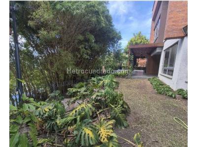 Casa de 3 alcobas en venta en El Poblado, Medellín, 620 m² · foto 2 de 20