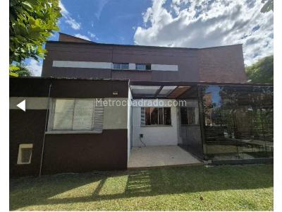 Casa de 3 alcobas en venta en El Poblado, Medellín, 620 m² · foto 8 de 20