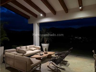 Casa de 5 alcobas en venta en El Poblado, Medellín, 480 m² · foto 3 de 12