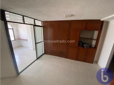 Apartamento en venta en Vipasa, Cali · foto 3 de 10