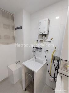 Apartamento de 2 alcobas en venta en Ciudad Jardin, Cali, 76 m² · foto 12 de 13