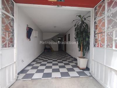 Casa de 5 alcobas en venta en San Fernando, Bogotá, 198 m² · foto 2 de 20
