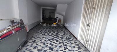 Casa de 5 alcobas en venta en Carvajal, Bogotá, 525 m² · foto 3 de 15