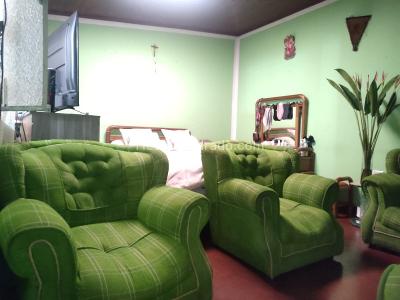 Casa de 5 alcobas en venta en Ismael Perdomo, Bogotá, 250 m² · foto 3 de 17