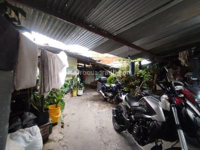 Casa de 5 alcobas en venta en Ismael Perdomo, Bogotá, 250 m² · foto 4 de 17