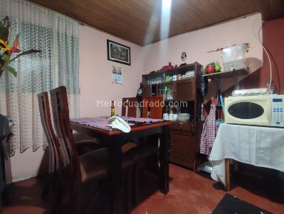 Casa de 5 alcobas en venta en Ismael Perdomo, Bogotá, 250 m² · foto 11 de 17