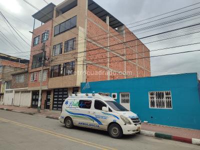 Casa de 5 alcobas en venta en Ismael Perdomo, Bogotá, 250 m² · foto 17 de 17