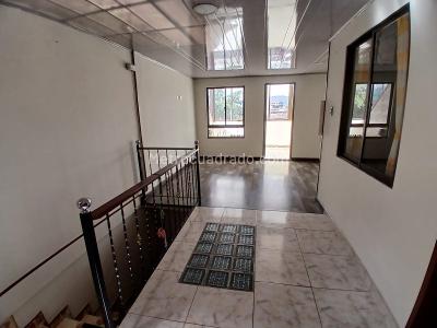 Casa de 5 alcobas en venta en Las Delicias, Bogotá, 253 m² · foto 4 de 15