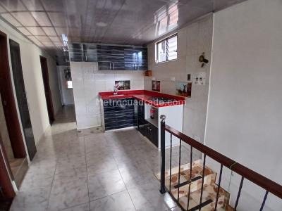 Casa de 5 alcobas en venta en Las Delicias, Bogotá, 253 m² · foto 5 de 15